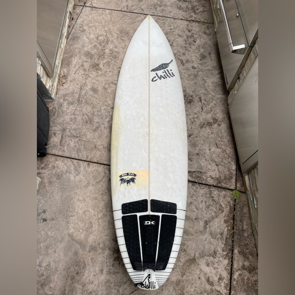 Chilli Surfboard - Picture 2 of 3
